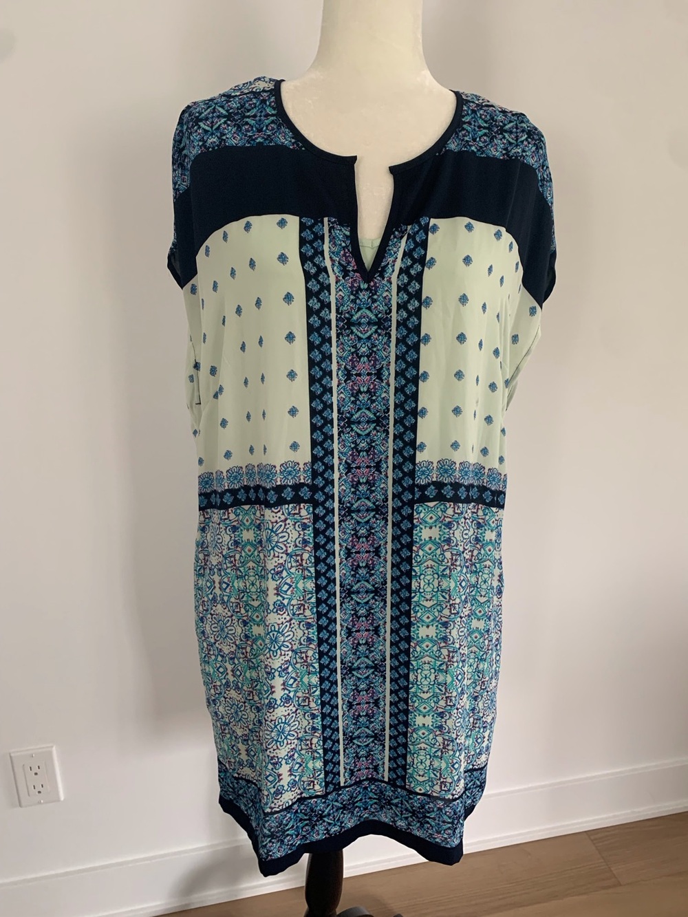 Daniel Rainn Mint and Navy Printed Split-Neck Tunic